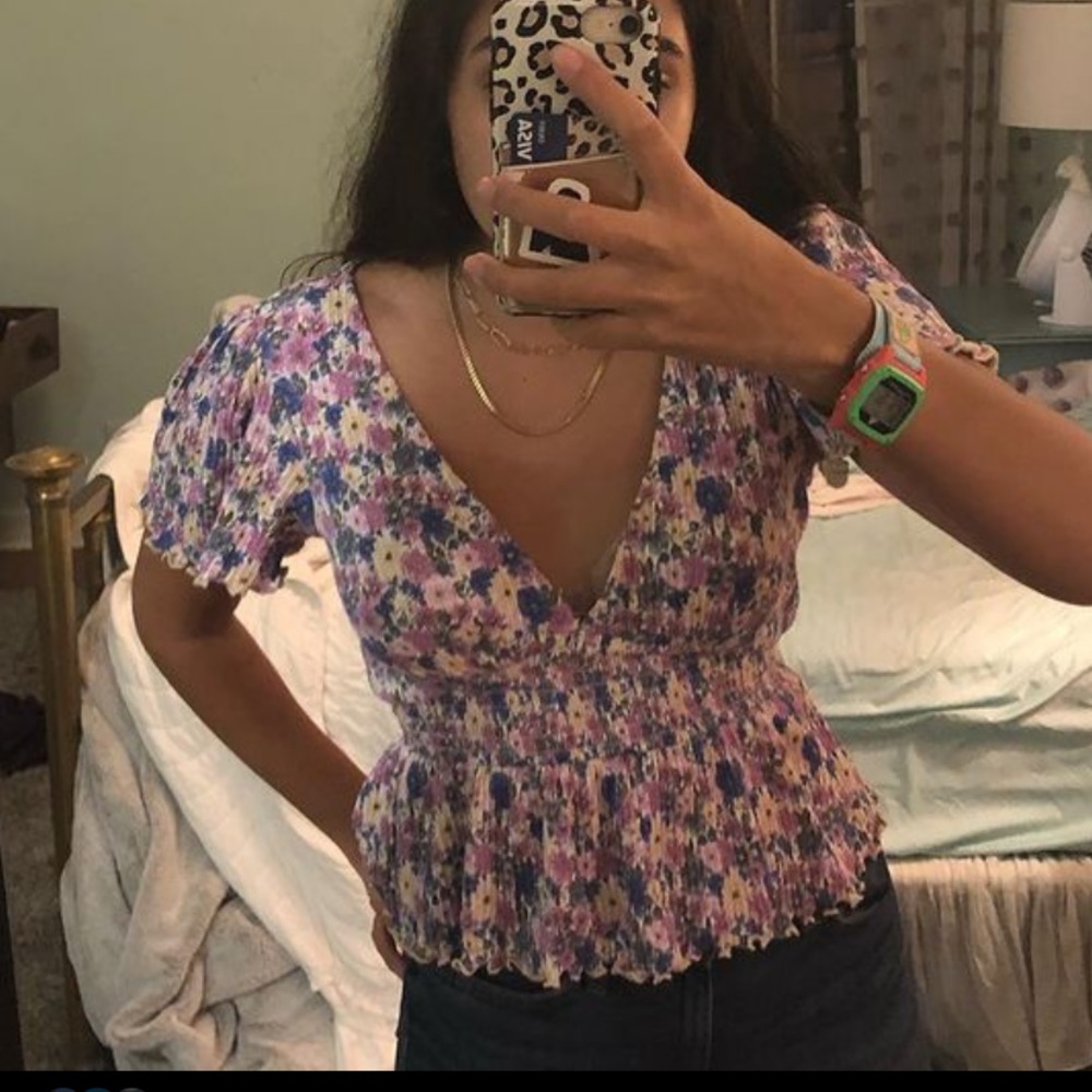 NWT FOREVER 21 TOP SIZE SMALL PREPPY FLORAL